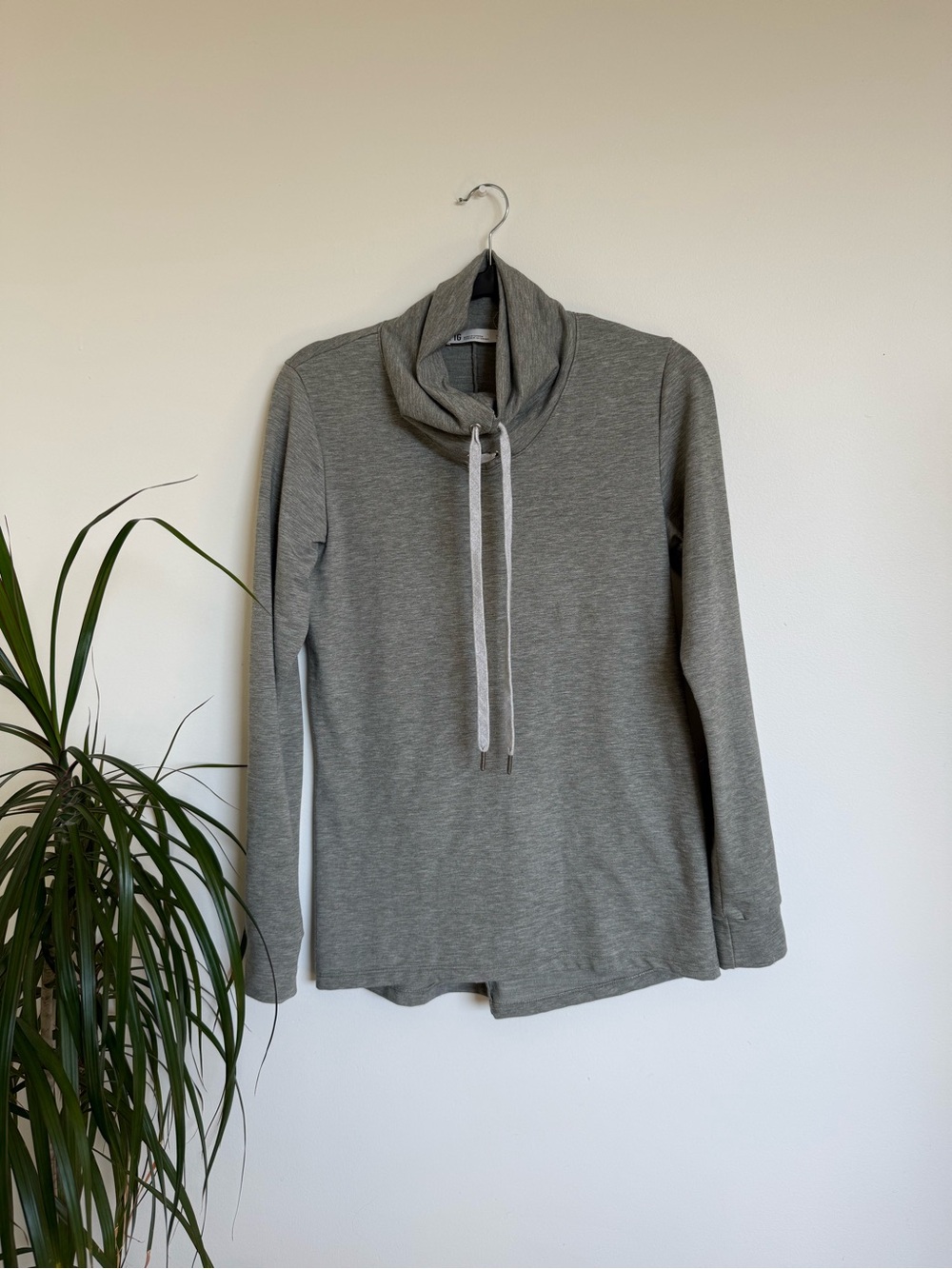FIG Grey Cowl Neck Long Sleeve Top – Size Small